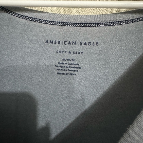 American Eagle Outfitters Women's Gray V-Neck Top - Picture 3 of 3